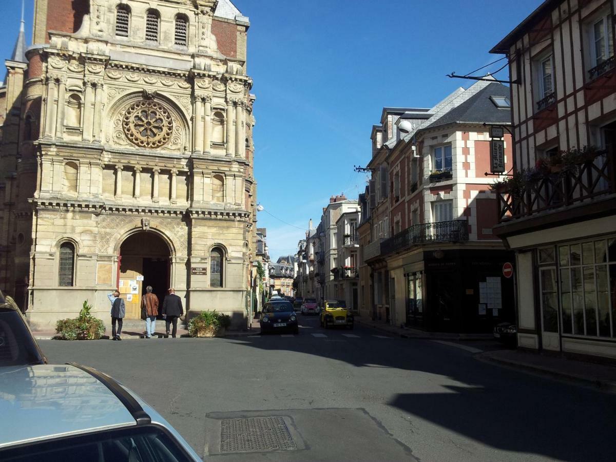 Apartament Le Capitaine Jack Trouville-sur-Mer Zewnętrze zdjęcie
